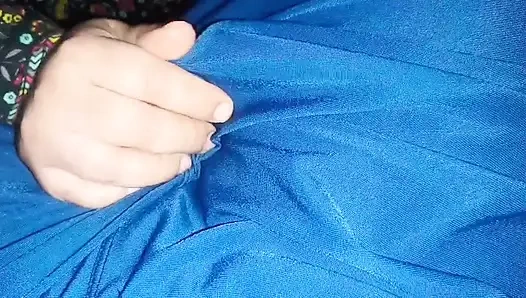 Desi Bhabhi blowjob. Bhabhi ne dever ka chupa lagaya.