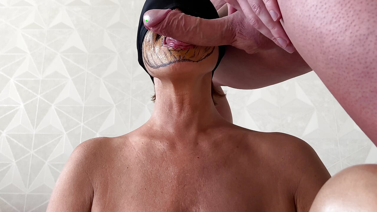 Free use stepmoms mouth to unload all my sperm .