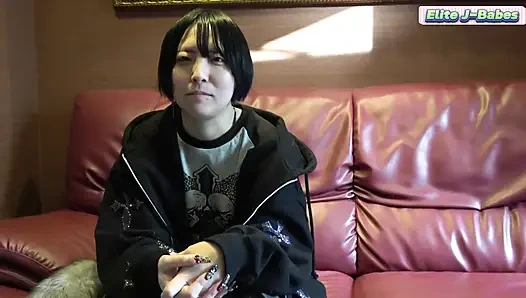 Boyish Beauty Claims No Interest yet Quietly Steps Forward Revealing Unexpected Confidence