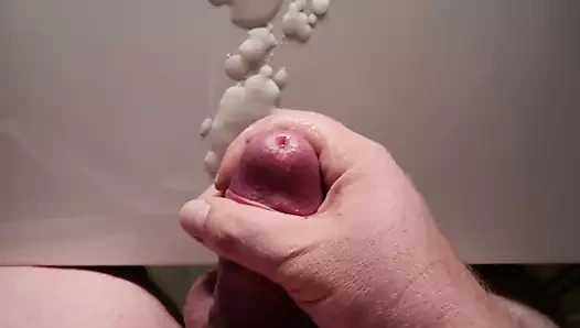 Boşalmayla mastürbasyon yapıyor