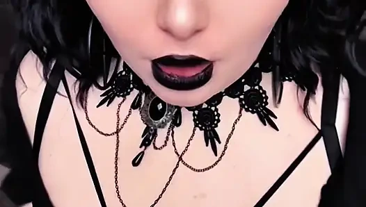 Cewek semok gotik ini lagi ngidam dientot sama besar pria kulit hitam
