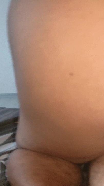 若いイケメンと彼らのディックは信じられないほど汲み上げられた!パッシブのモンスターディックは肥大化した袋のようです!