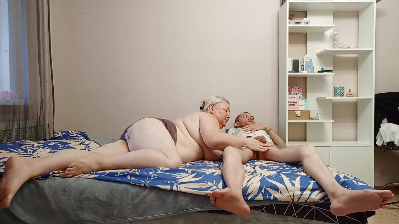 Xuất tinh từ màn thổi kèn sâu của mẹ kế của tôi