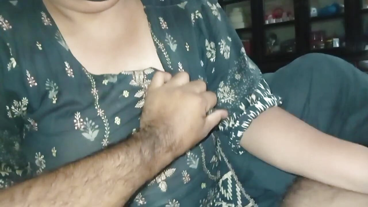 Hot boy and desi bhabhi new viral video xxx bhabhi ki chodai handjob video xxx full hot sex