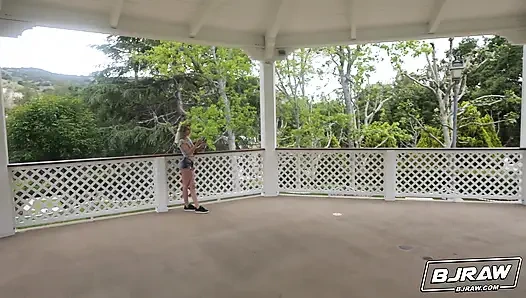 Tera adalah cewek seksi yang lagi asik oral princess