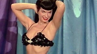 和 bettie page 一起散步