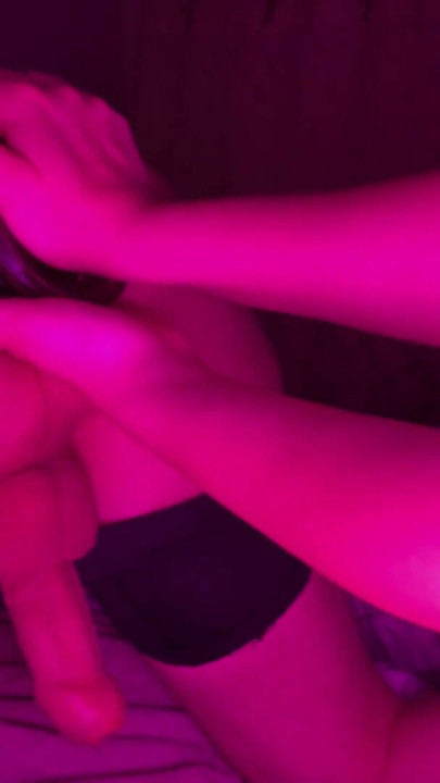 Büyük Dildo Erkeğin Kıçını Sikiyor | Bölüm 3