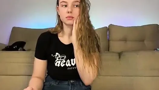 Jucielussie fingering her tight pussy with lovense