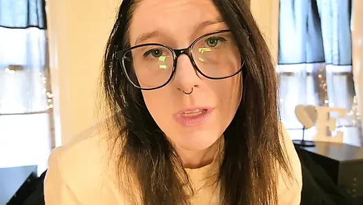 Мягкое, но извращеное поклонение члену