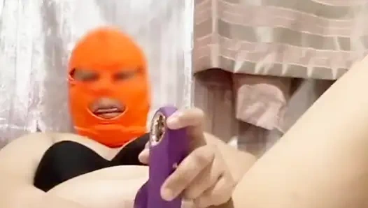 Istri menonton videoku, saat dia melakukan solo