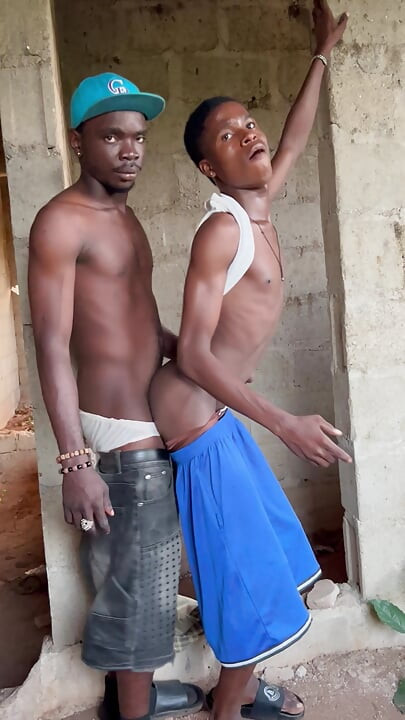 Fuck My Pussy Brutha... Bish Me Out Before My Wife Gets Back