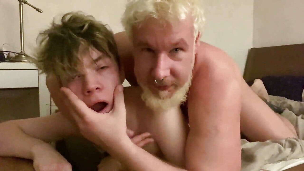 Young Guy Meets an Older Top and Gets a Facial