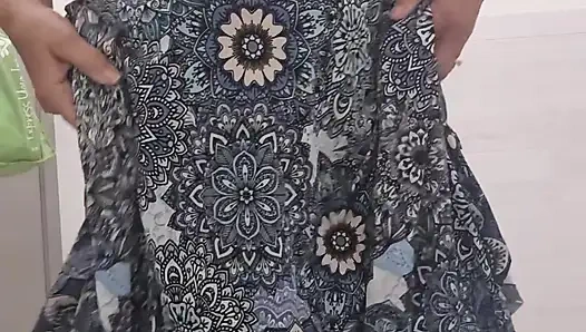 Riskant in der Öffentlichkeit ausgezogen