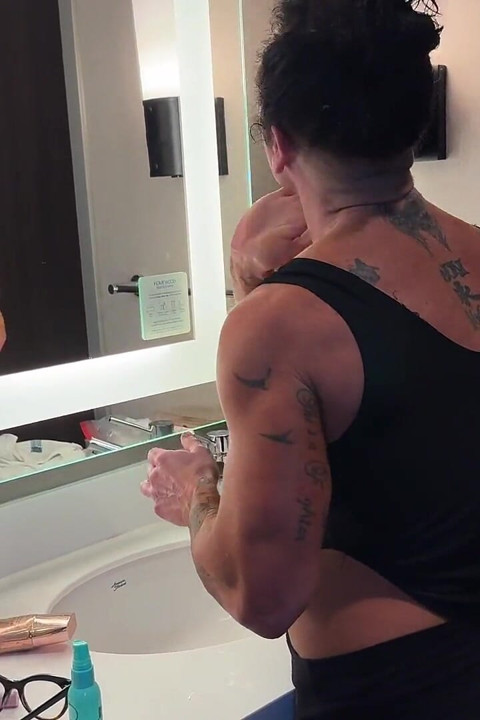 Kandylegs Behind the Scenes:worshipped by Cameraman