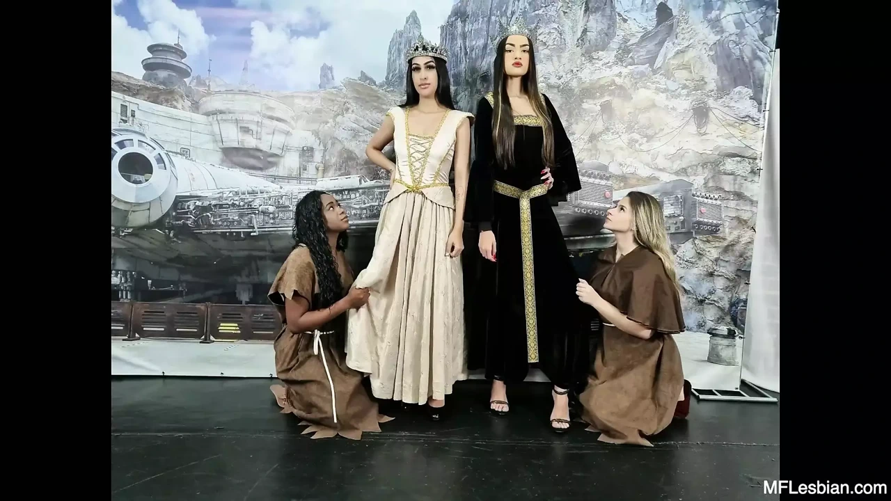 女王让她的奴隶舔阴