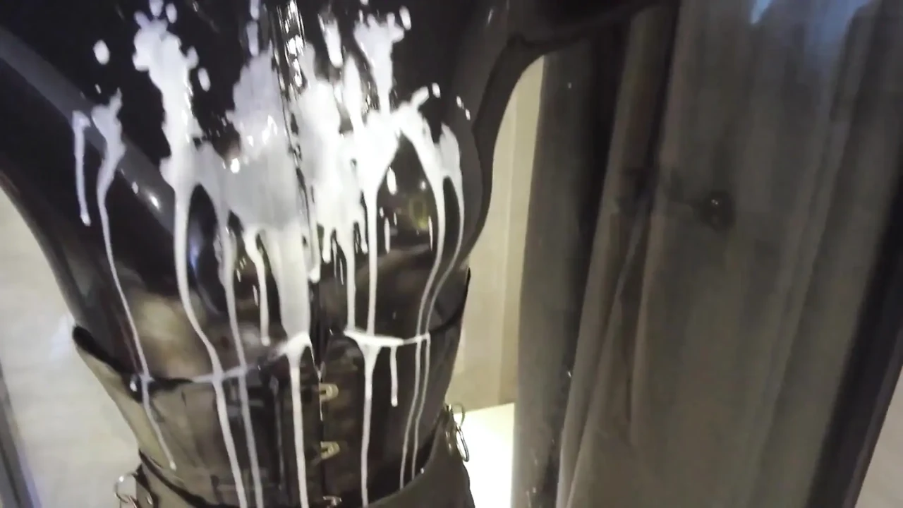 Mz20 – the Girl in Latex Clothing Locked in a Glass Room