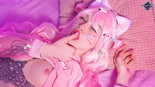 The kitty feels horny and plays with her wet mouth. Karneli Bandi