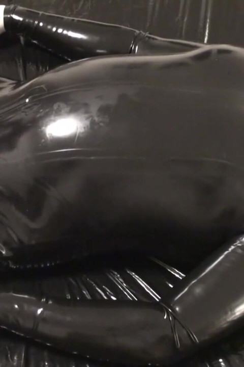 लेटेक्स Danielle और उसका मौखिक सत्र 2Angle