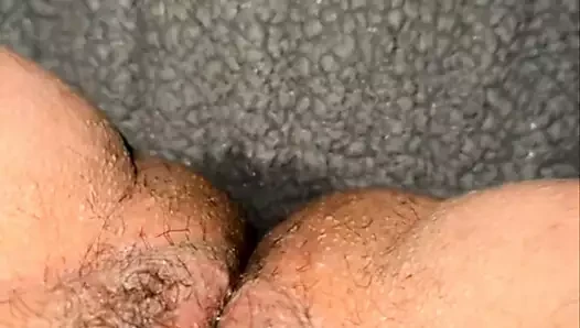 Spelen met mijn harige poesje