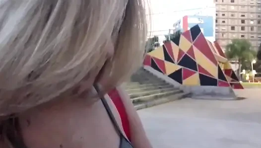 Porno Oyuncusu Olan Dilenci
