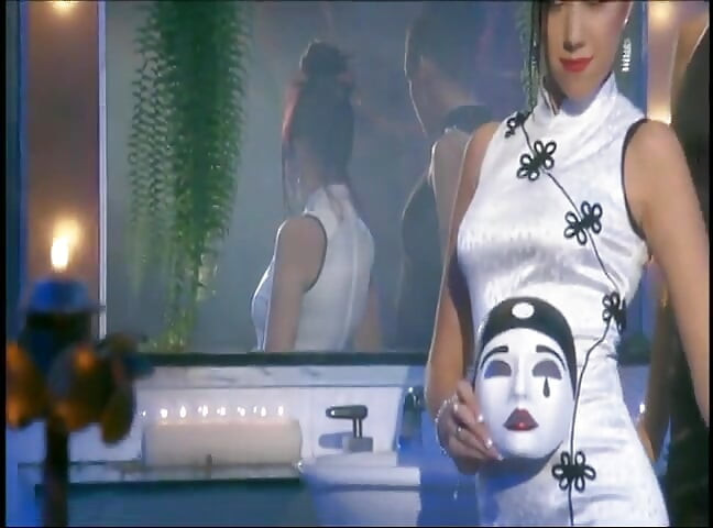 Horny lesbian chics share a common huge toy to masturbate