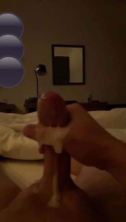 Tembakan air mani di hotel