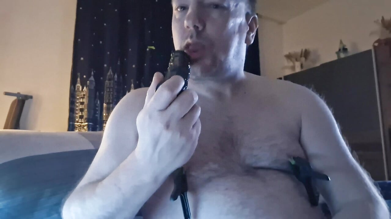 ลึกสุดคอ - ควยใหญ่ของคนดําลึกเข้าไปในคอ