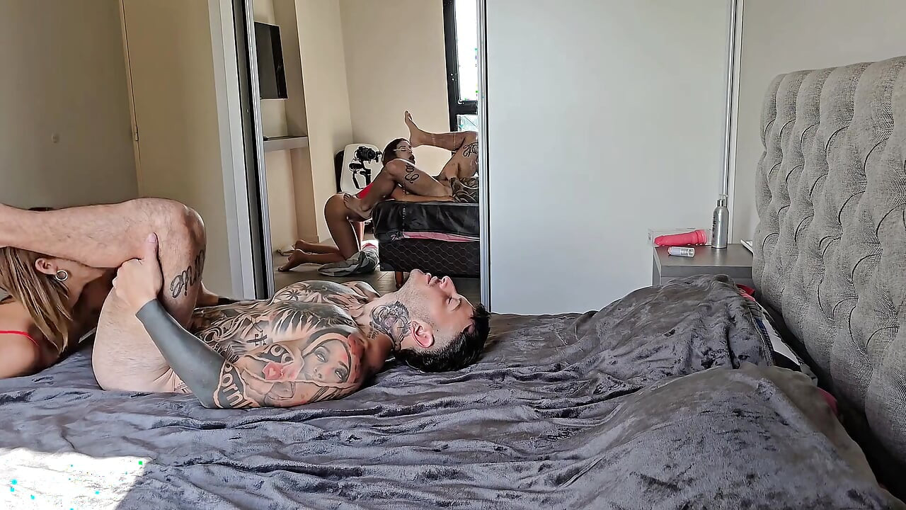 ¡detras De Camaras! Pareja Amateur Tienen Sexo Por La Mañana. Doble Penetracion