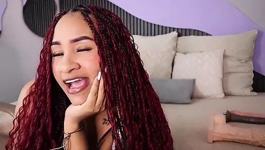 Dev Dildo Senin Için Büyük Göğüslerimi Seviyor