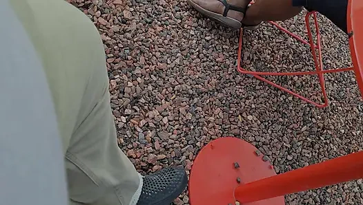 Dicke ebenholz-oberschenkel, N BBW reife füße mit pralle, saftigen gelben zehen