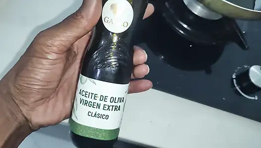 Cummy Bear ile yemek yapıyor