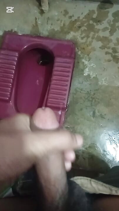 Musterbacija u kupatilu