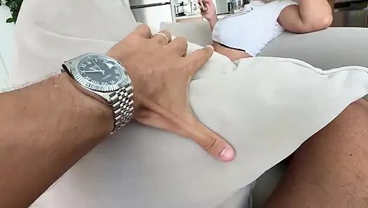 Meine dicke mitbewohnerin willigte ein, mich zu ficken, wenn ich die woche geputzt habe
