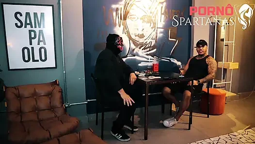 Блондинка трахается горячо, чтобы отомстить бандиту