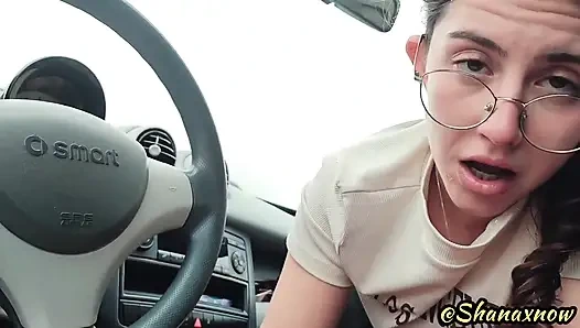 Auto pOV blowjow sperma im hals, regneriger tag