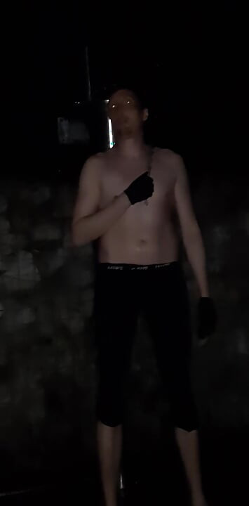 In leggings under the ice bucket !