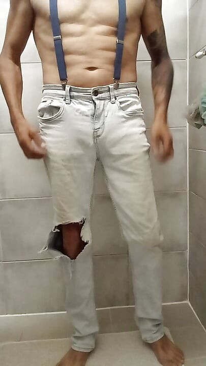REAL desperation pants pee