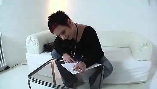 Böyle heyecan verici tıraşlı amcık fahişesi hiç görmedim!!