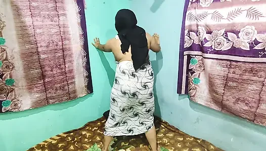 Sexy muslim bich dancing for money and cheap cock