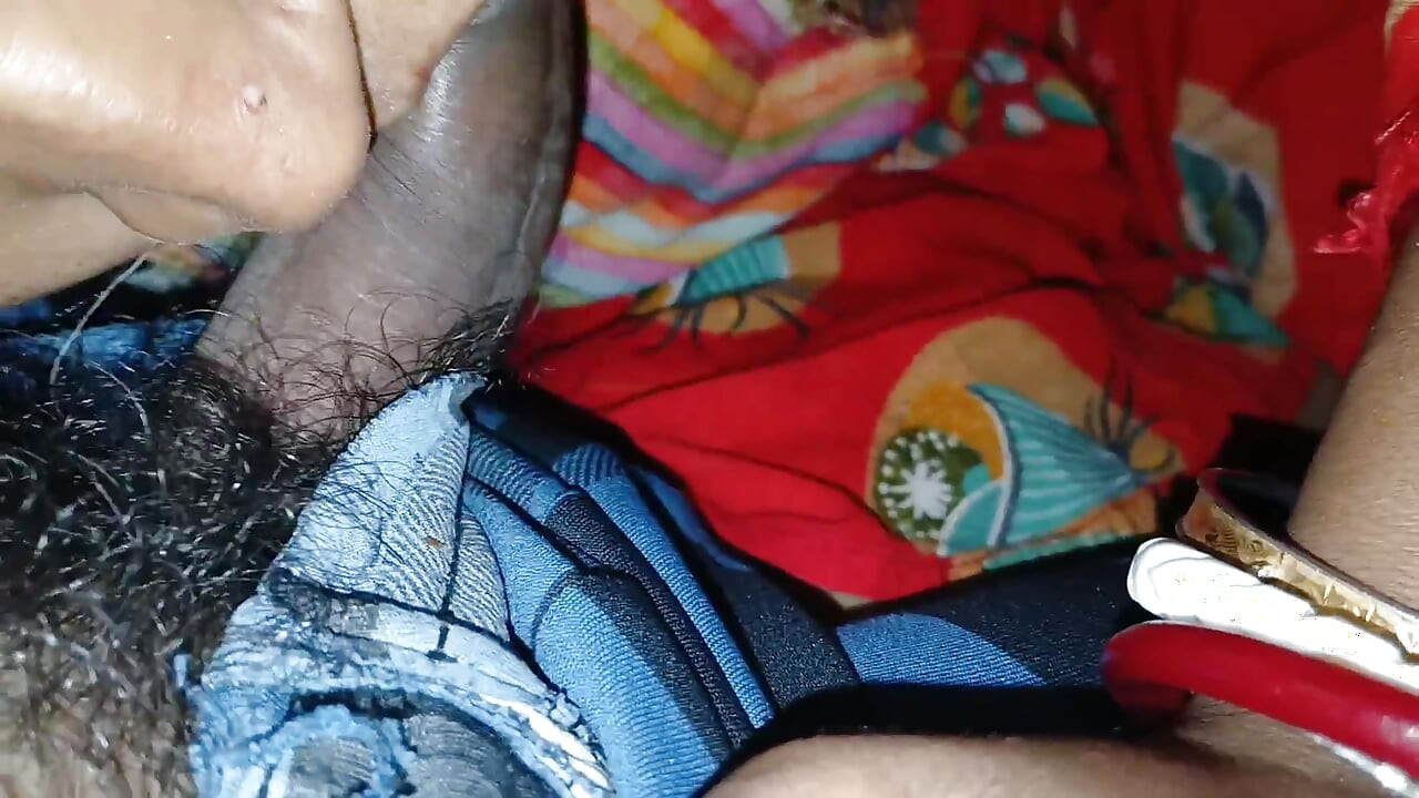 Adik ipar saya memancut ke dalam mulutnya pada hari jadinya dengan bunyi yang jelas