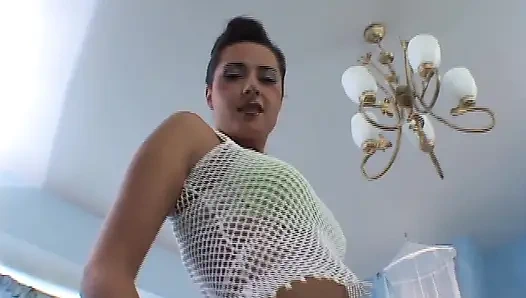 Fışkıran amcık çeşmesinden kendi çişimi içiyorum