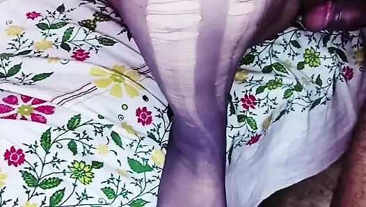 Hintli Bengalli evli kadın kocasını aldatıyor