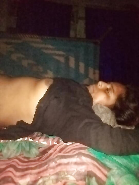 Desi bhabhi ki hard chudai chut se pani nikal diya