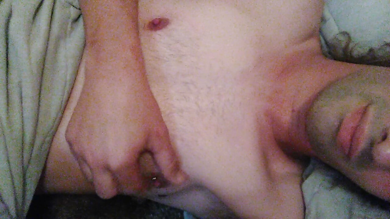 Nahá transgirl Titplay a hraní s mým non-op klitorisem