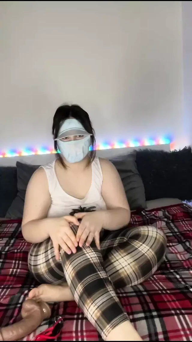 Come here and fill my tight pussy