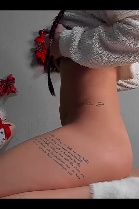 Rommate สุดฮอตของฉันชอบขี่ควยของฉันเป็นครั้งคราว