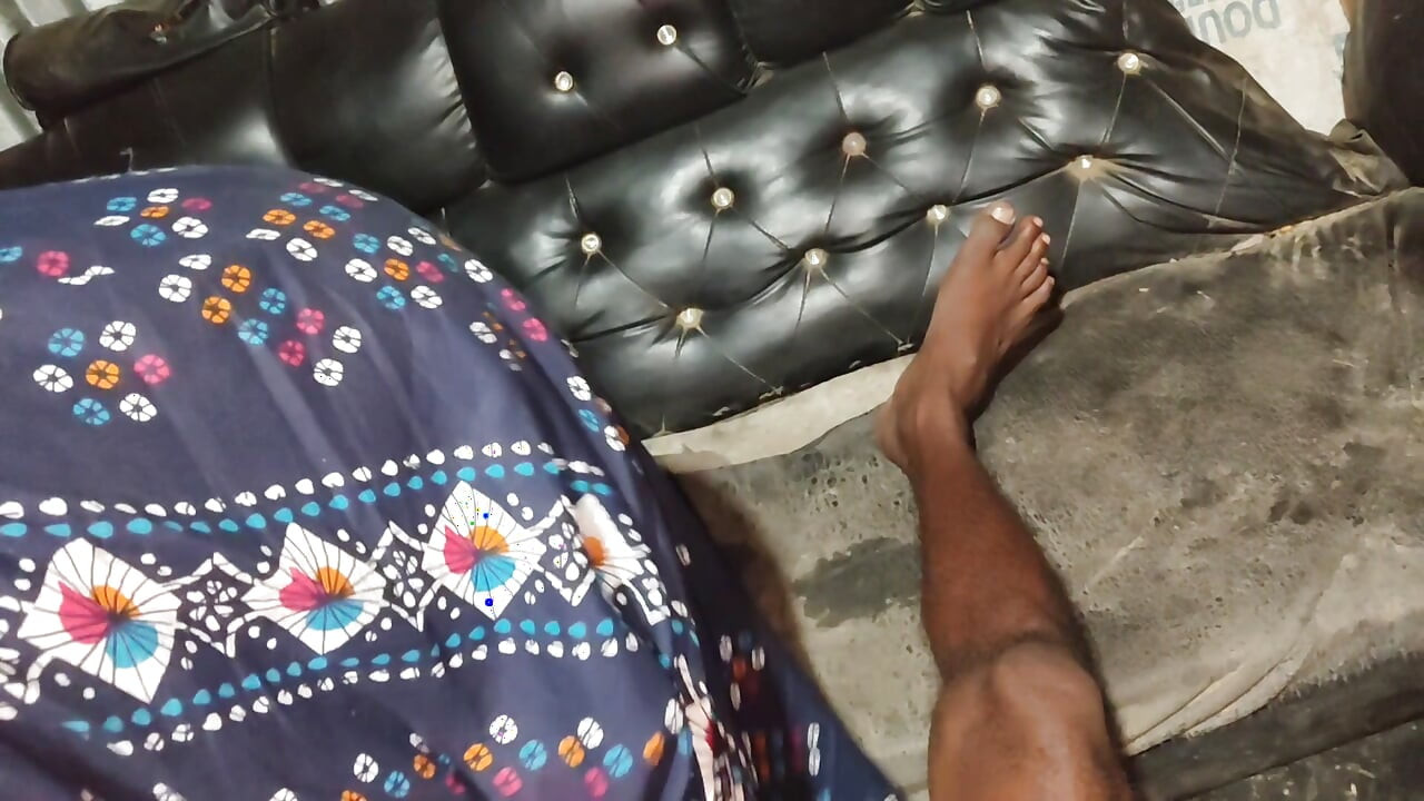 Pados ki bhabhi ki chudai doggy style mein