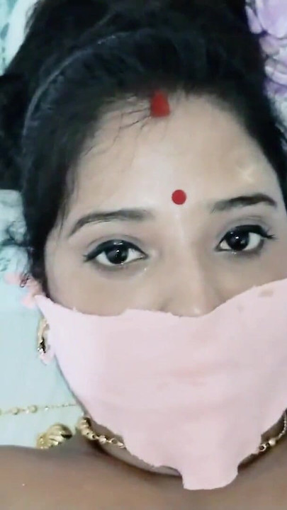 Detik ikonik dari "Desi Tantric mengongkek pelanggan wanitanya"