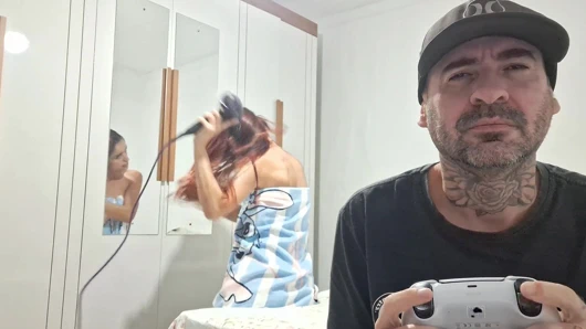 My Stepsister Asks to Use My Mirror in My Bedroom and I Masturbate My Cock Looking at Her!