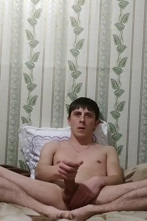 Drkanje velikog kurca pred kamerom